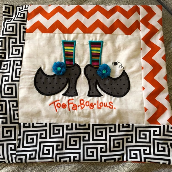 Halloween Too Fabulous Pillow Cover 14x14 - Picture 1 of 1